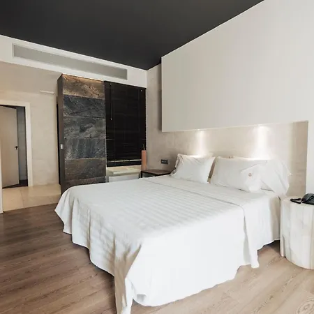 Hotel Mc 4*