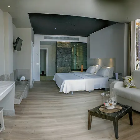 Hotel Mc 4*